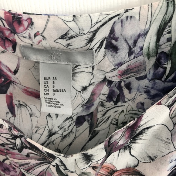 Double-Layered H&M Flowered Top - Picture 4 of 7